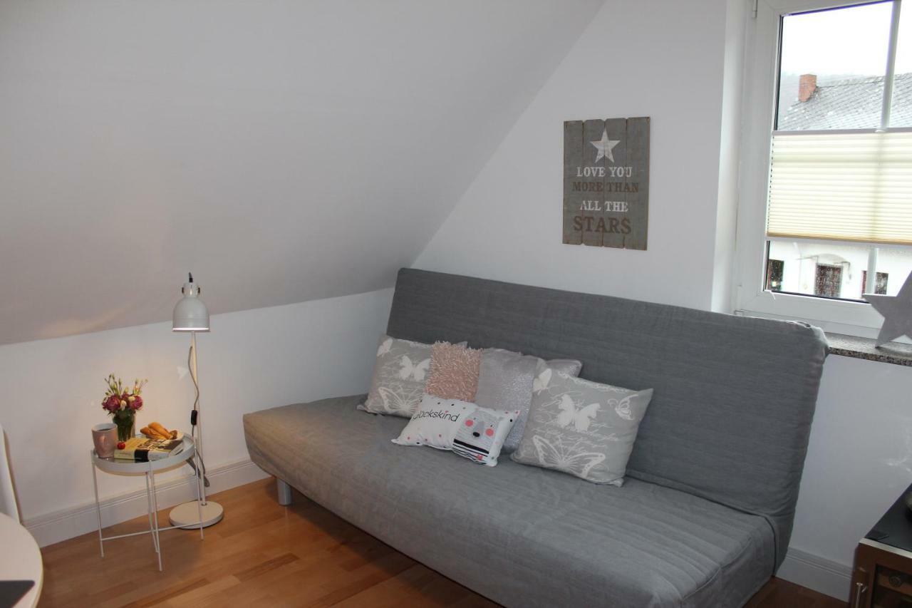 Ferienwohnung Im Tuermchen Oberfell 外观 照片